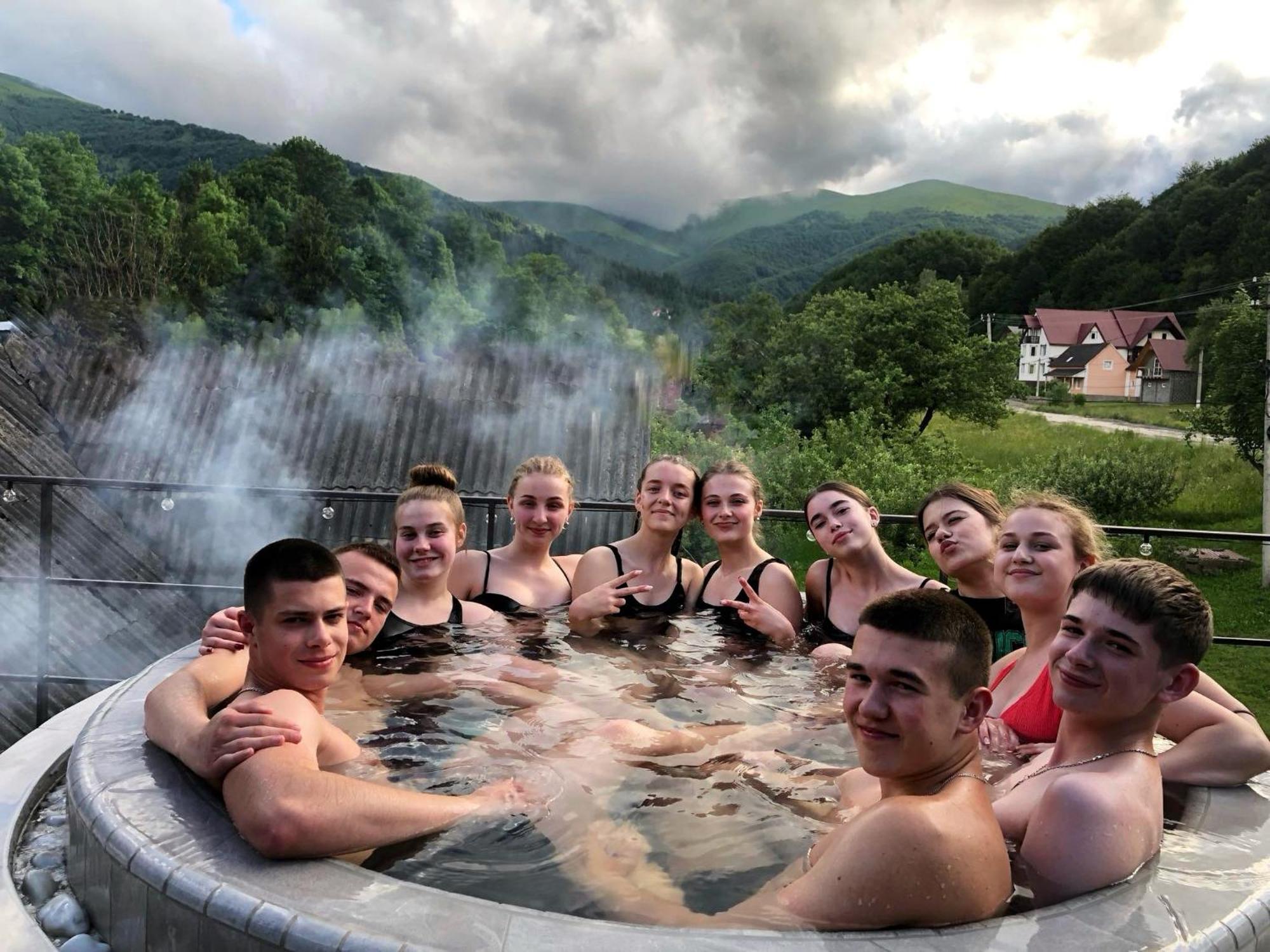 Mini Hotel Polonyna Pilipets Buitenkant foto